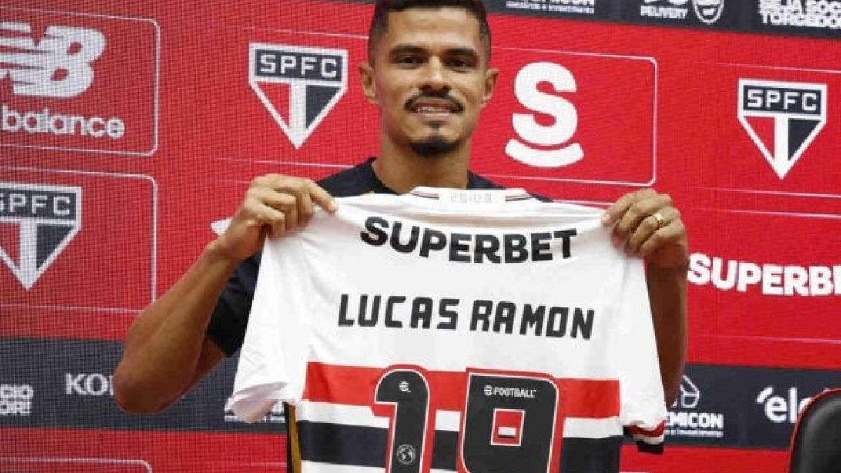 Lateral chega ao Tricolor com contrato até o fim de 2027, relata período difícil antes da liberação e explicou o motivo de escolher o clube