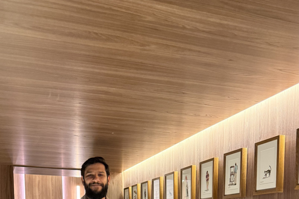 O cearense Iury Simões produz obras de arte a partir do olhar atento para a rua (Foto: Mirela Albuquerque Brito/divulgação)