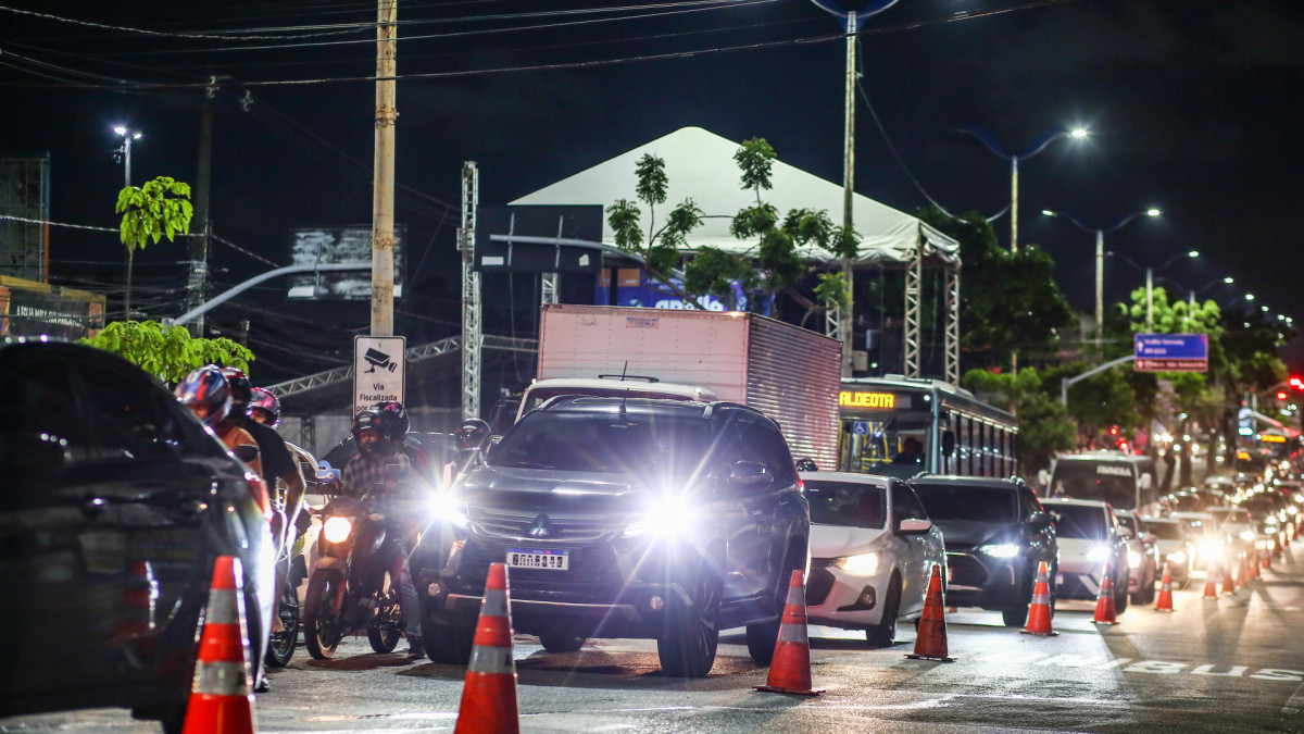 Congestionamento na Domingos Olimpio na quarta-feira, 11 de fevereiro 