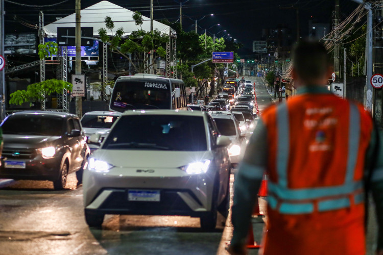 Congestionamento na Domingos Olimpio.