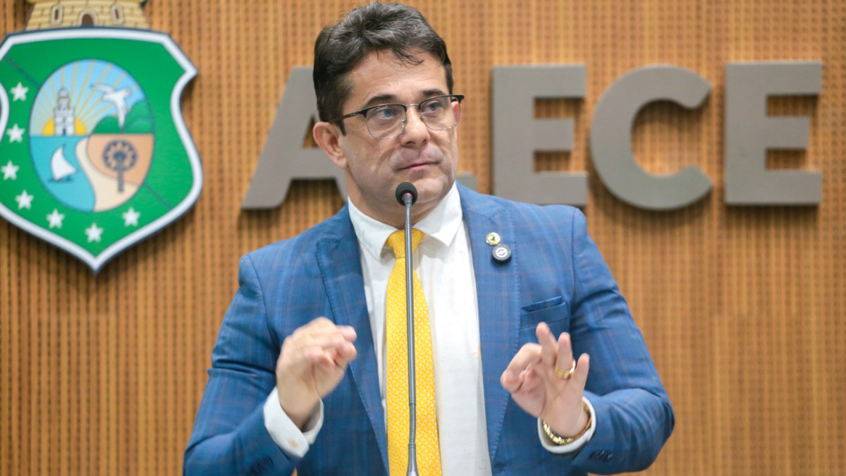 Deputado Apóstolo Luiz Henrique é pastor evangélico