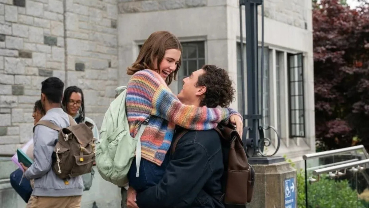 Série Amores Improváveis: Ella Bright e Belmont Cameli interpretam Hannah Wells e Garrett Graham, respectivamente