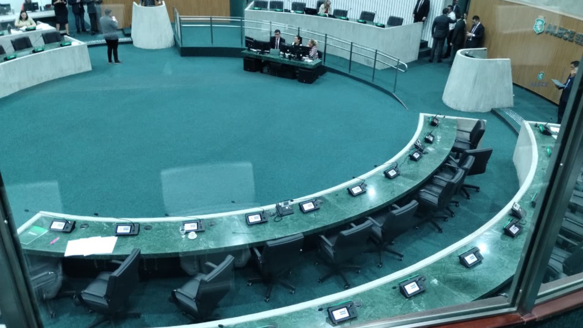 Plenário da Assembleia Legislativa do Ceará (Alece) esvaziado mesmo em dia de votação de projetos do governo