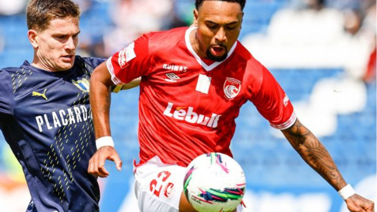 Wendel Silva defendeu o Santa Claras, de Portugal, após passagem no Santos. 