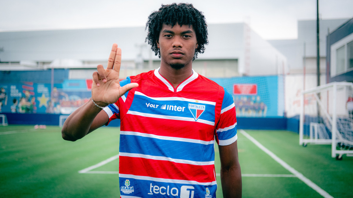 Fortaleza anunciou oficialmente a chegada do atacante GB nesta sexta-feira, 13