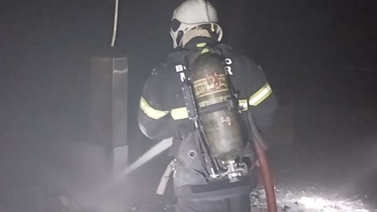 Homem ateou fogo em loja de shopping localizado no Mondubim. Bombeiros foram acionados para apagar o incêndio 