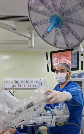 Das 102 cirurgias realizadas, 53% delas atenderam pacientes do SUS e 47% particulares