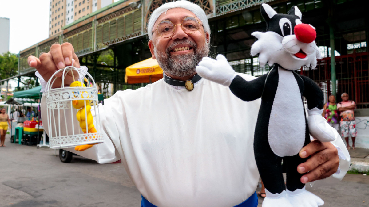 Joelcio Alves homenageia vov&oacute;s da fic&ccedil;&atilde;o no Carnaval