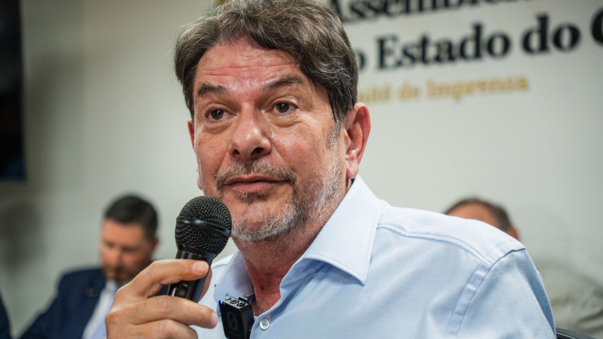 O senador Cid Gomes comentou sobre a possibilidade de coordenar a campanha de reeleição do governador Elmano de Freitas e afirmou que assumiria o papel 