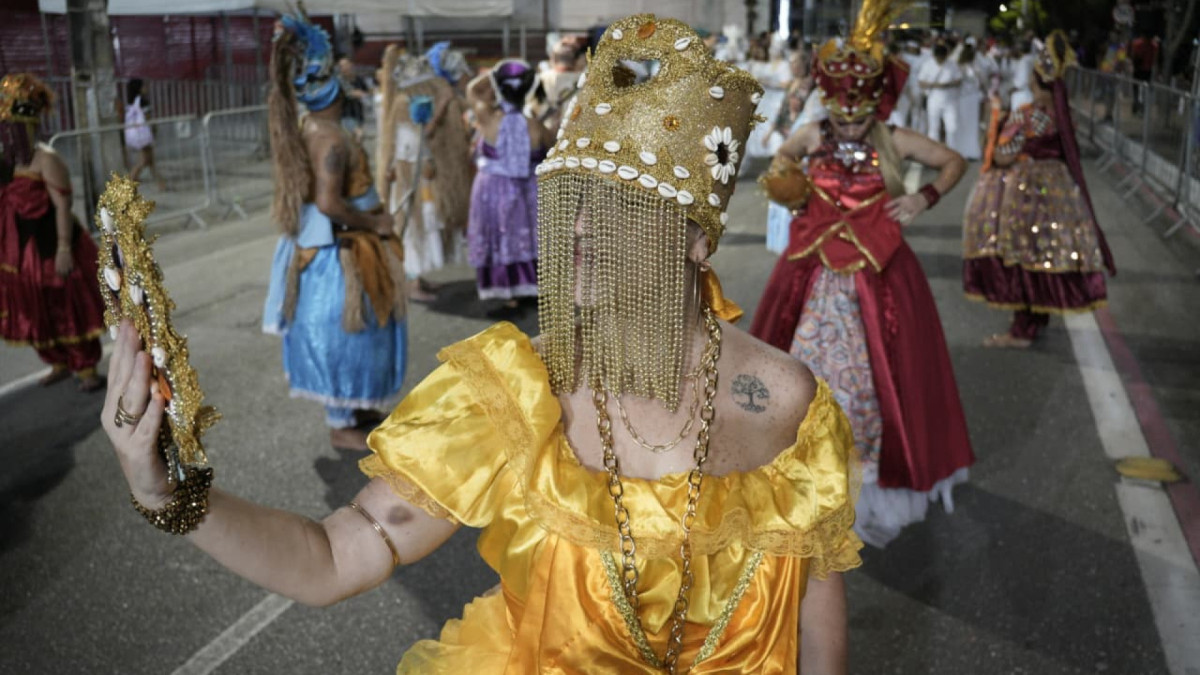 Desfiles de Maracatu na Avenida Domingos Olímpio, em Fortaleza