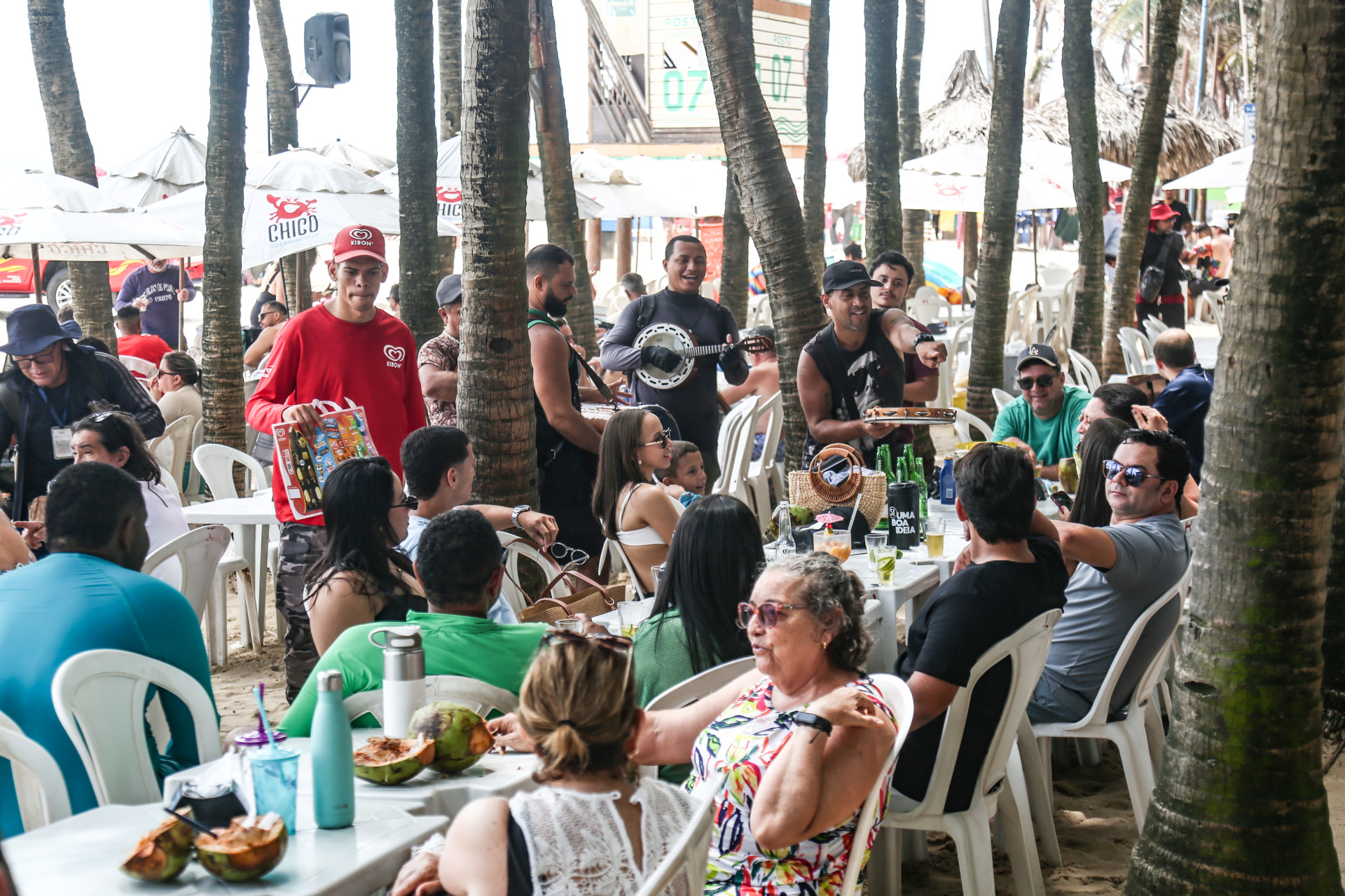 FORTALEZA-CE BRASil - 14,02,2026 - Movimentação de carnaval na praia do futuro  (João Filho Tavares O Povo)