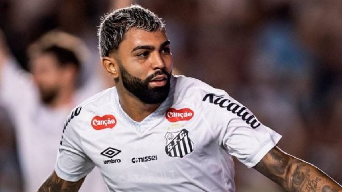 Peixe atropela adversário com goleada histórica por 6 a 0; atacante marca dois gols e camisa 10 entra no segundo tempo para comandar festa