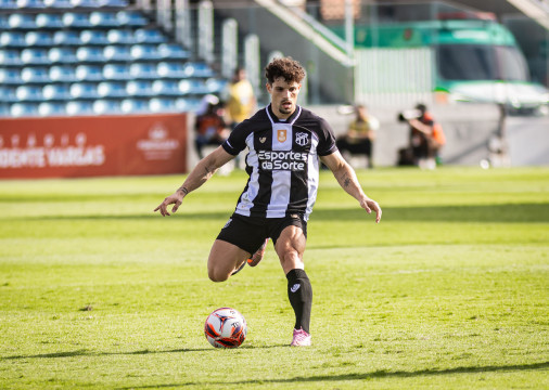 O Ceará venceu o Floresta sem grandes dificuldades pelo Campeonato Cearense. 