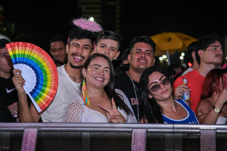 Polo da Praia de Iracema registra aumento de p&uacute;blico e aposta em sucessos do forr&oacute; e do piseiro(Foto: Davi Rocha/Especial para O Povo)