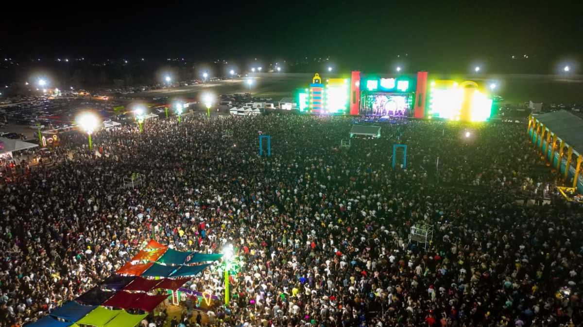 Arena recém-inaugurada fecha por excesso de público no domingo