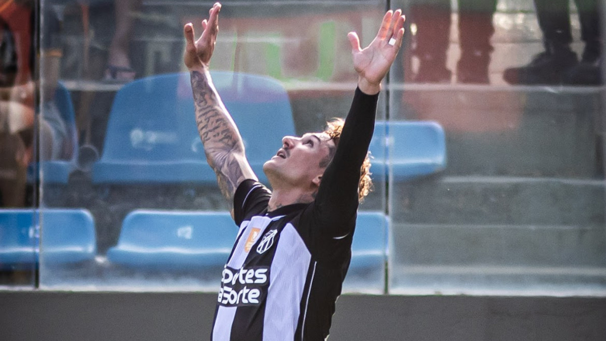 Vina comemora gol no jogo Floresta x Cear&aacute;, no PV, pelo Campeonato Cearense 2026