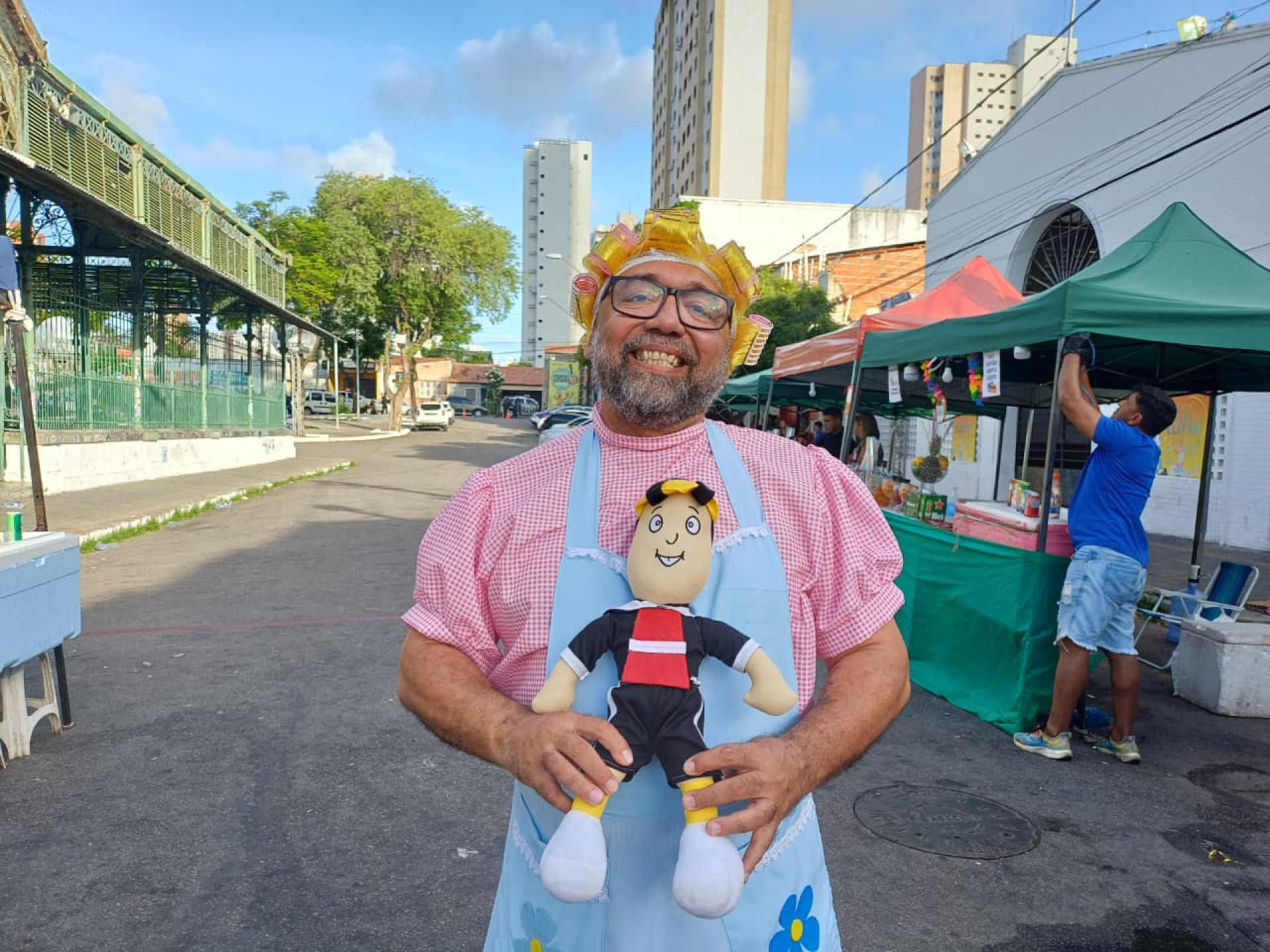Segunda-feira de folia no Mercado dos Pinhões