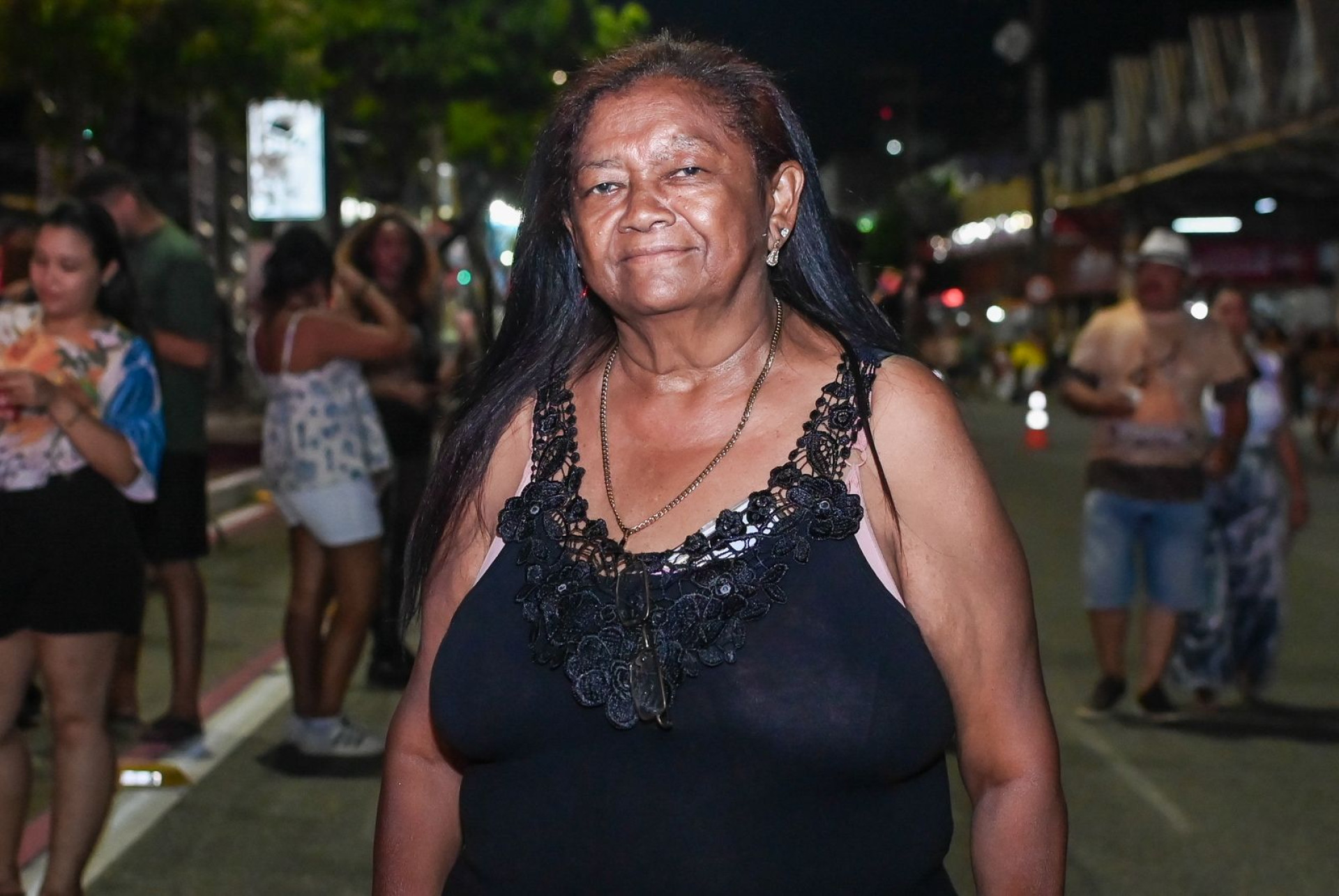 Liduina Ferreira, aposentada da UFC sindicato no polo Domingos Ol&iacute;mpio