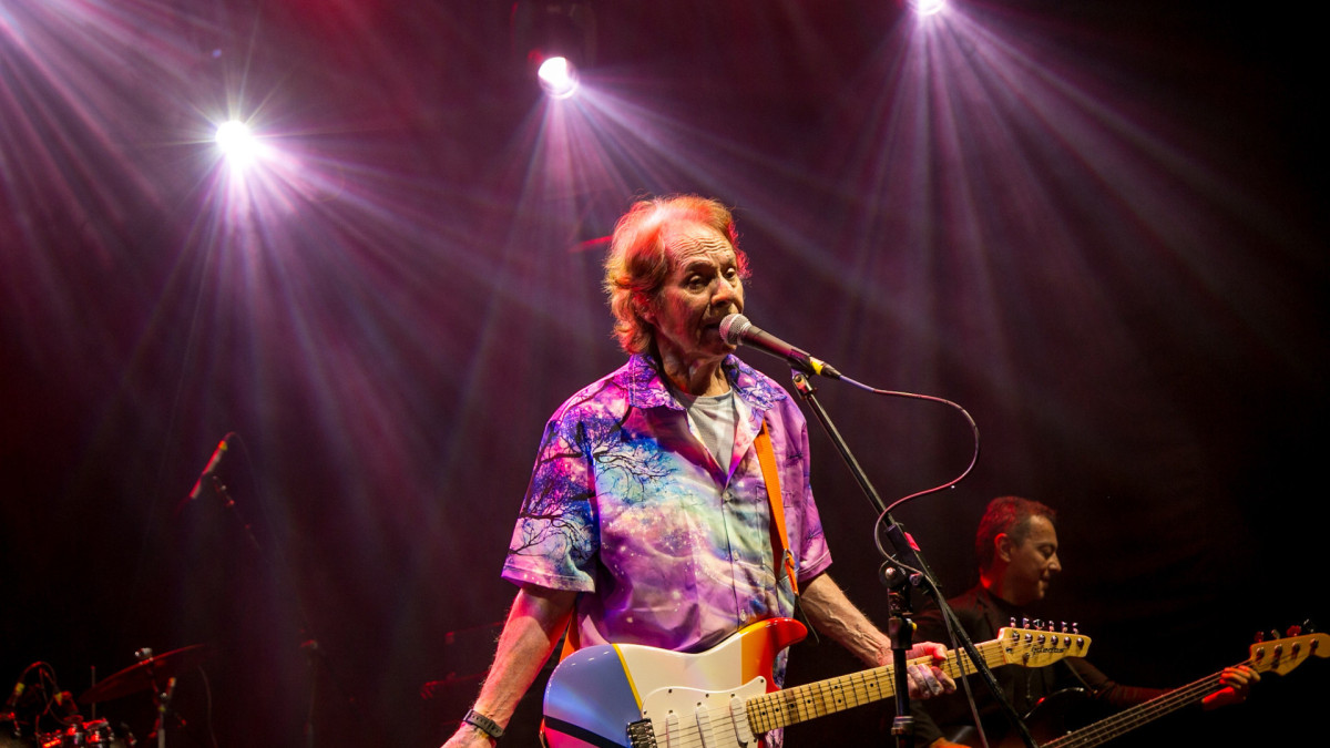 No show em Guaramiranga, Beto Guedes cantou 'Canção da América' para homenagear Milton Nascimento e Lô Borges