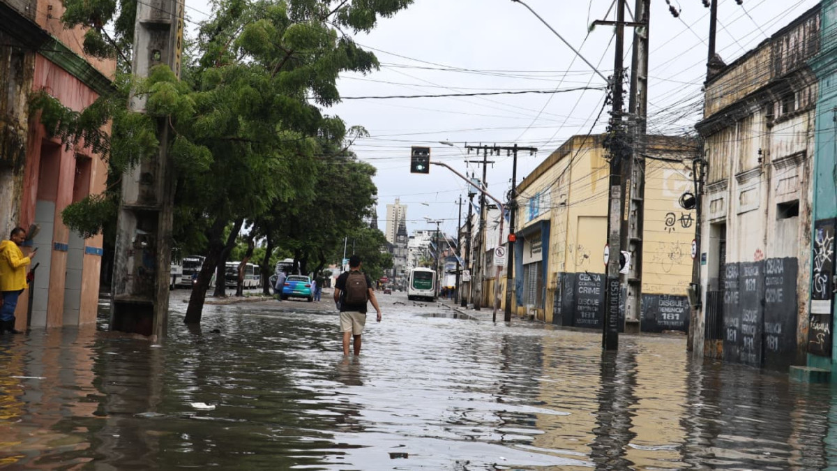 Ceará recebe dois avisos para chuvas intensas a partir desta terça-feira, 17