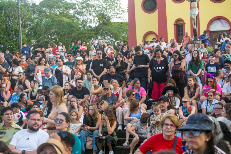 Ap&oacute;s 16 anos, a programa&ccedil;&atilde;o do Festival Jazz&Blues voltou a fazer shows na escadaria da Igreja Matriz