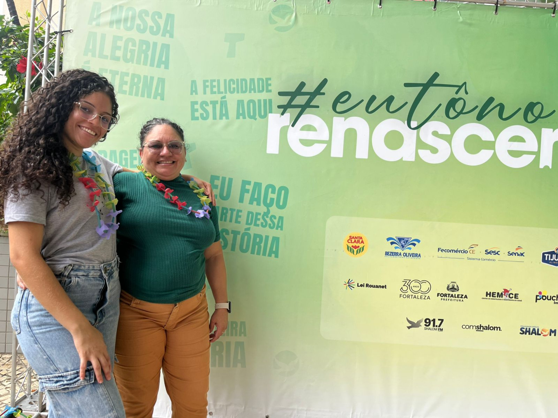 Regina Paula Avelino, 41, e a sua filha, Rafaela Avelino, 21, participam pela segunda vez do Renascer