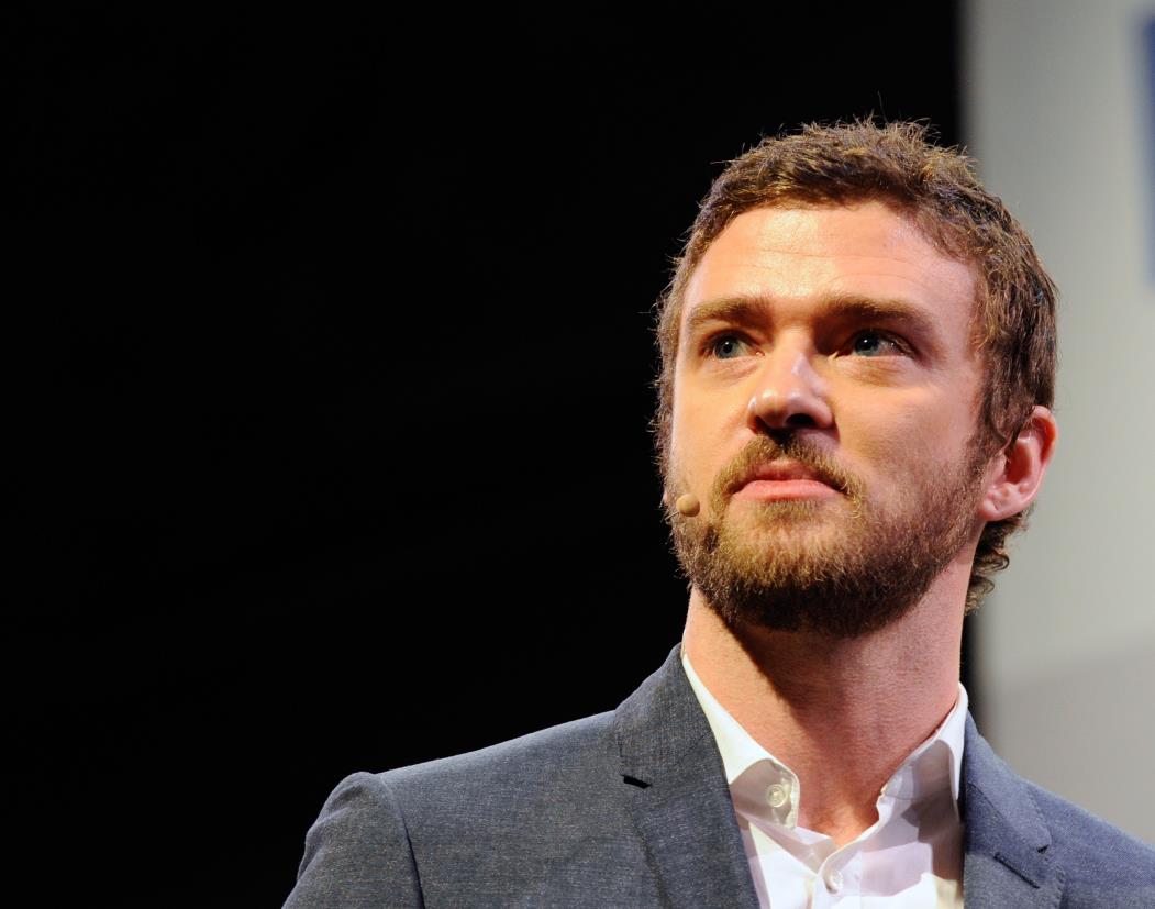 LAS VEGAS, NV - JANUARY 09: Recording artist/actor Justin Timberlake appears during a Panasonic press event to announce Myspace TV, a social TV service that will be available on Panasonic connected televisions, at The Venetian for the 2012 International Consumer Electronics Show (CES) January 9, 2012 in Las Vegas, Nevada. CES, the world's largest annual consumer technology trade show, runs from January 10-13 and is expected to feature 2,700 exhibitors showing off their latest products and services to about 140,000 attendees.   Ethan Miller/Getty Images/AFP== FOR NEWSPAPERS, INTERNET, TELCOS & TELEVISION USE ONLY ==
 (Foto: Ethan Miller)