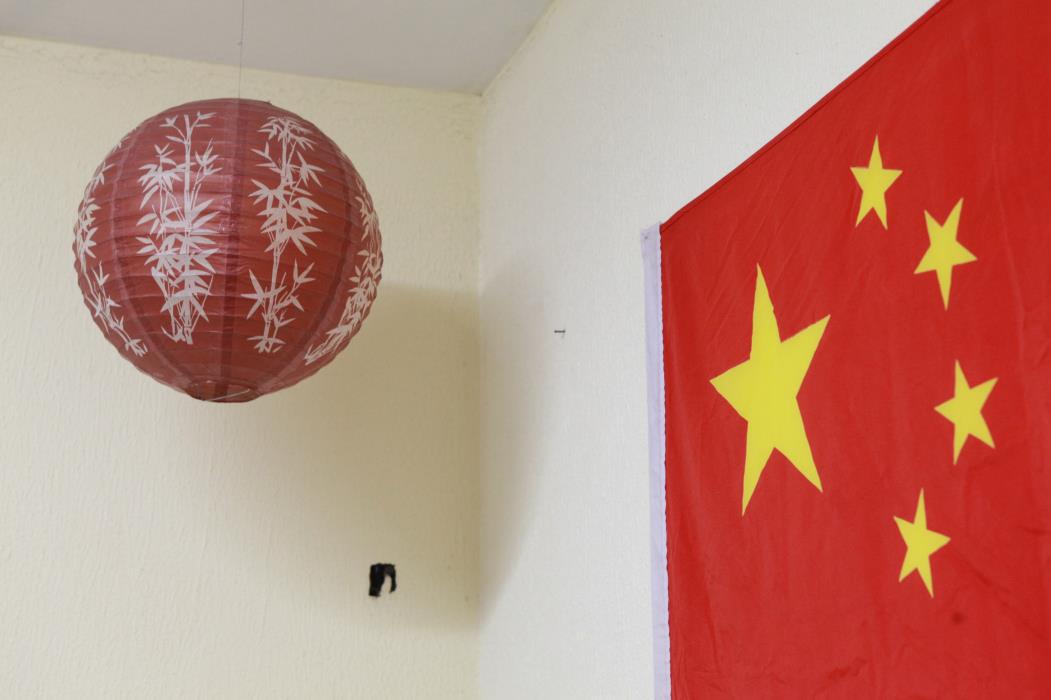 Domingão Economia - Relações entre China e Ceará
Na foto: Luminária chinesa e Bandeira da China 
Foto: Sara Maia, em 12/12/2012 (Foto: SARA MAIA)