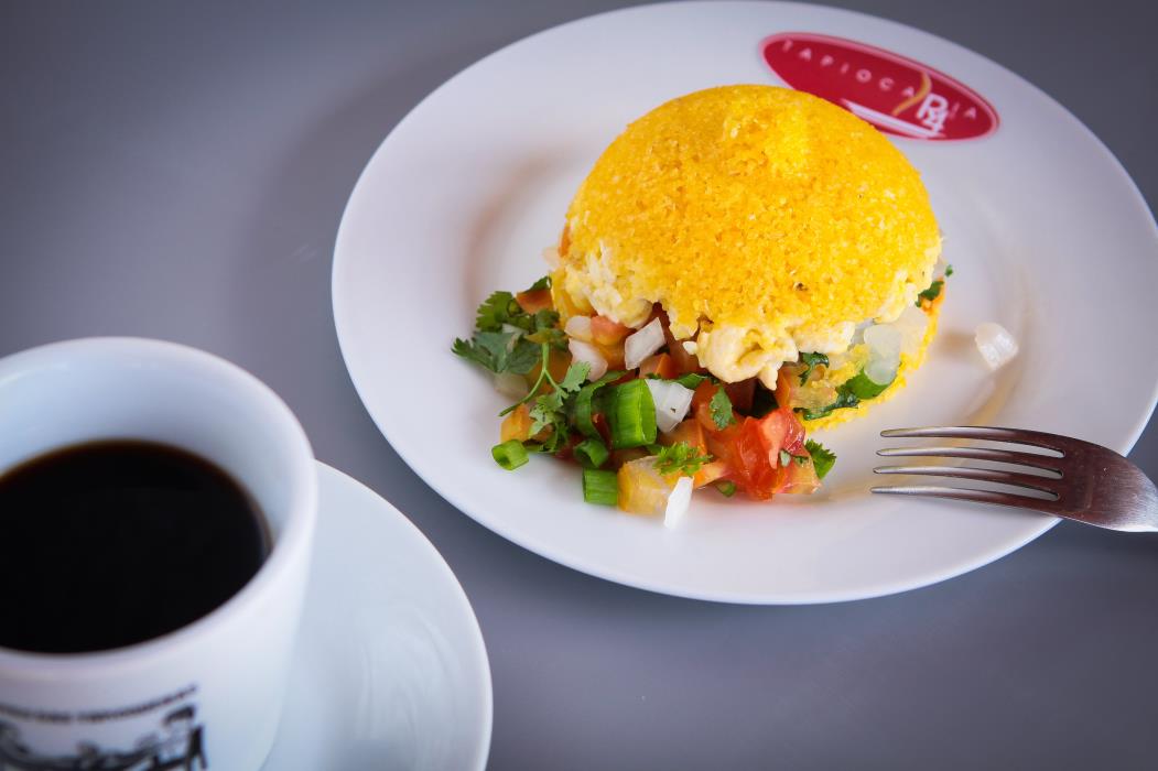 FORTALEZA, CE, BRASIL, 27-12-2013: Cuscuz recheado, massa de milho recheada com carne de sol, que...
