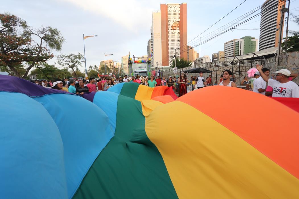 FORTALEZA, CE, BRASIL, 13-11-2016: Parada da diversidade sexual. Av. Beira mar. (Foto: Fabio Lima/O POVO) (Foto: FÁBIO LIMA)