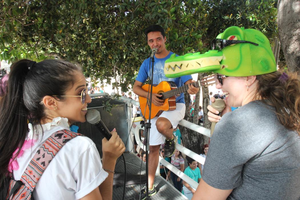 FORTALEZA, CE, BRASIL, 30-01-16 - Bloco de Carnaval Pré Renascer Carnaval Católico em Messejana. (Foto: Diego Camelo/ Especial para O POVO) (Foto: DIEGO CAMELO)