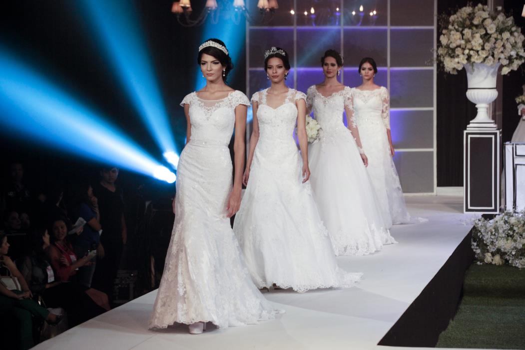 Desfile de vestidos de noivas (Foto: J&Uacute;LIO CAESAR)