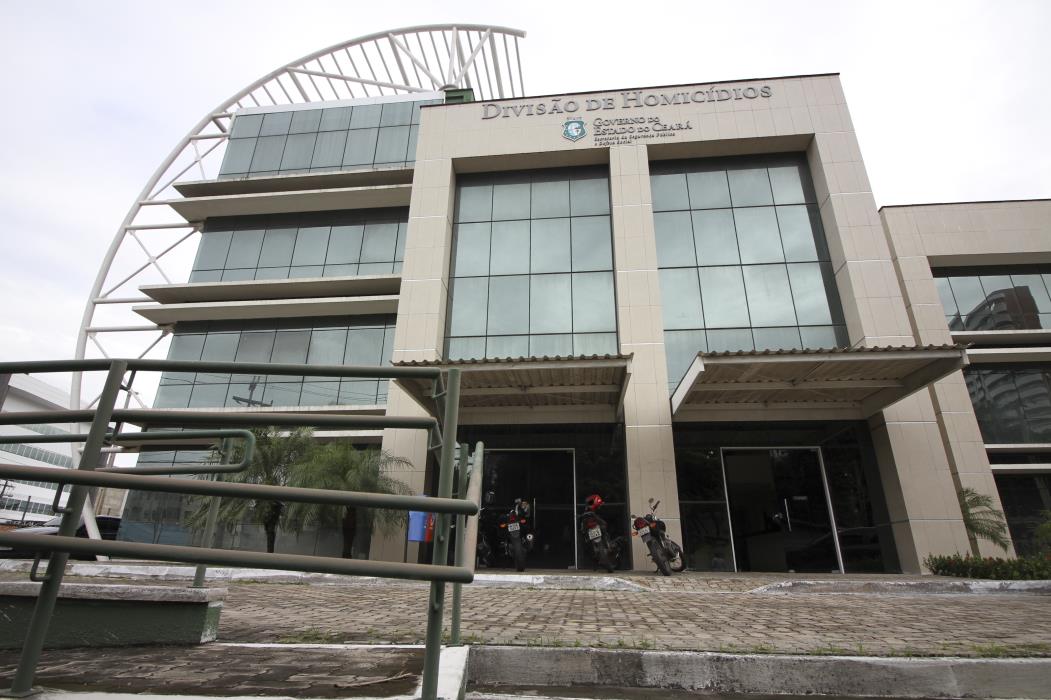 Foto Ilustrativa. FORTALEZA, CE, BRASIL, 13-04-2017: Fachada da sede da Divis&atilde;o de Homic&iacute;dios e Prote&ccedil;&atilde;o &agrave; Pessoa (DHPP), no bairro de F&aacute;tima.  (Foto: Mateus Dantas/O POVO)