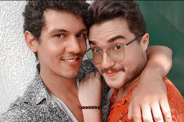 Casal vence processo na justi&ccedil;a contra pizzaria de Fortaleza pela pr&aacute;tica de homofobia(foto: (Foto: Reprodu&ccedil;&atilde;o Instagram / @thiago.desena))