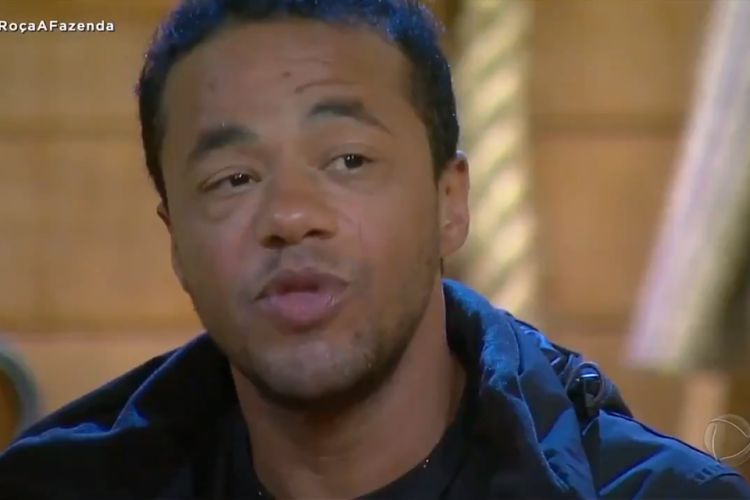 Estava carente, sou um cara mulherengo, diz Phellipe Haagensen sobre beijo forçado em Hariany.(f...