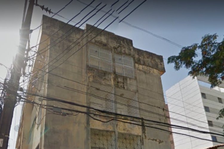O edifício Hanna Karine é localizado na rua General Silva Júnior, no Bairro de Fátima. Data d...