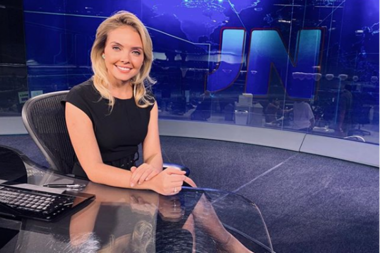 A jornalista tais Lopes apresentou o Jornal Nacional do dia 19 de outubro. (foto: Reprodução/ I...