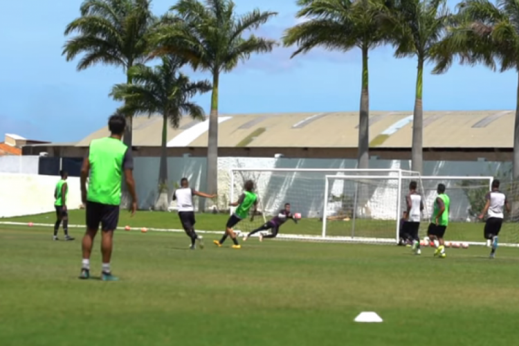 Alvinegro fez sua preparação no CT do clube, em Itaitinga (foto: Reprodução TV)