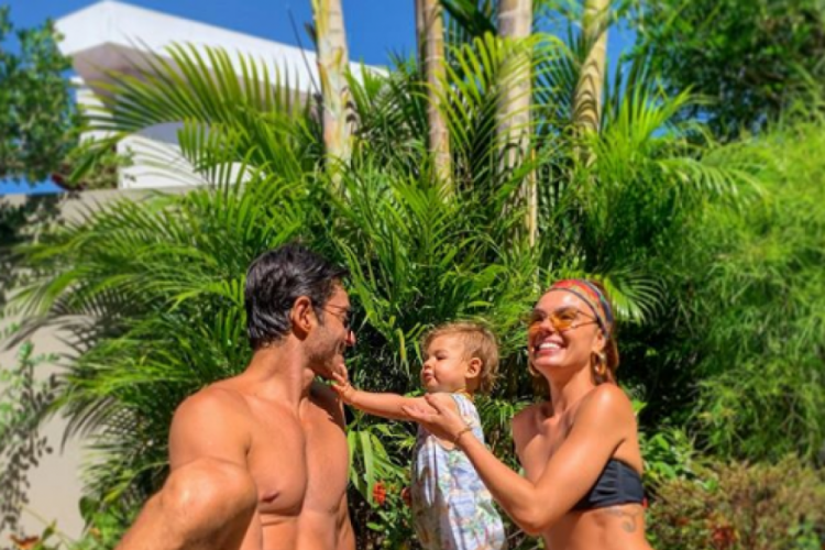 A atriz é mãe de Rael, de um ano fruto de seu casamento com o modelo André Resende.