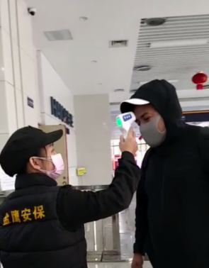 A cearense mora a 1.500 km de Wuhan, cidade considerada o epicentro da doença 