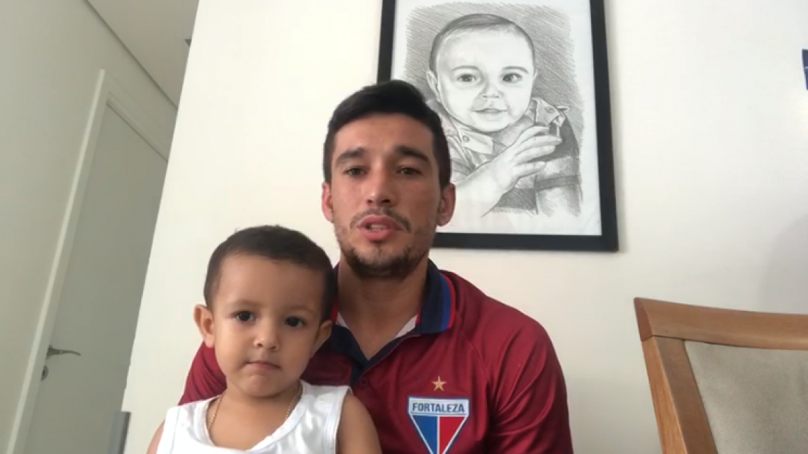 Juninho gravou vídeo junto com o filho durante o isolamento 