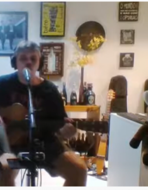 Sávio se reuniu em casa, sem demais aglomerações, por uma boa causa