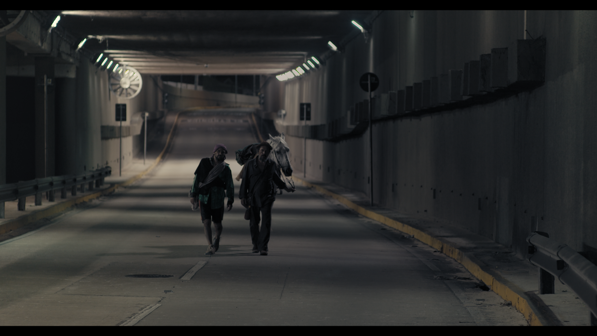 "Última Cidade", de Victor Furtado", é uma produção Marrevolto Filmes - produtora audiovisual com foco no cinema independente.