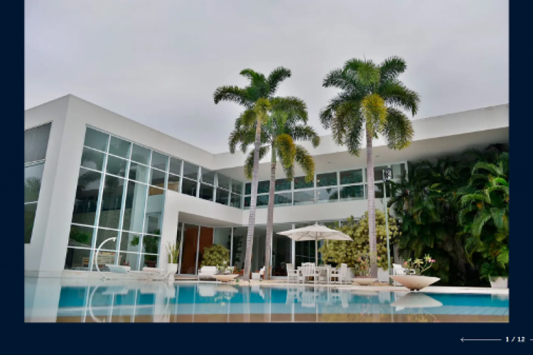 &Aacute;rea &iacute;ntima tem cinco su&iacute;tes, duas delas com 168 metros quadrados. A garagem tem espa&ccedil;o para seis carros, possui casa de m&aacute;quinas e &aacute;rea de servi&ccedil;o