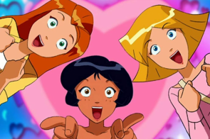 A série animada Três Espiãs Demais foi exibida na TV Globo até 2013