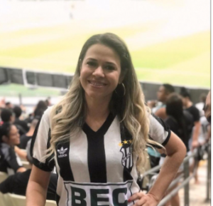 A vendedora Janaína Queiroz, 36, é torcedora do Ceará e presidente da organizada Torcedoras Raíz