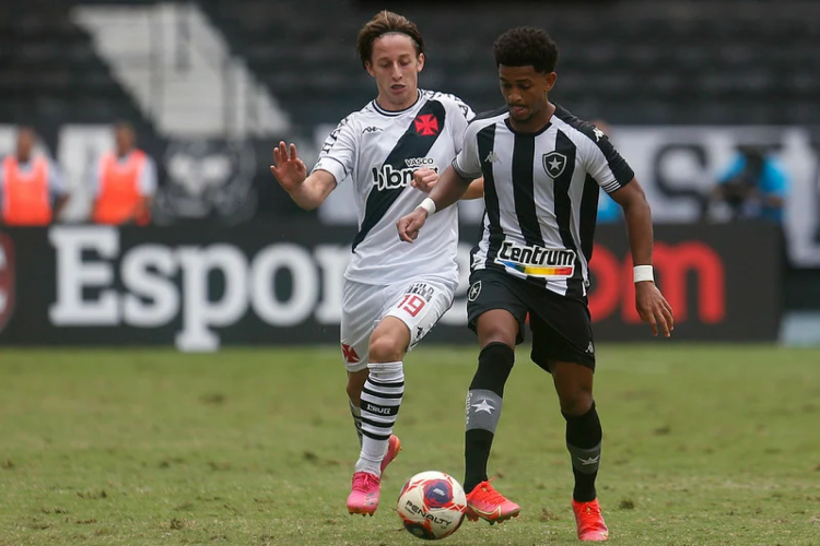 Vasco x Botafogo: onde assistir ao vivo, horário e escalações do jogo pelo  Brasileirão