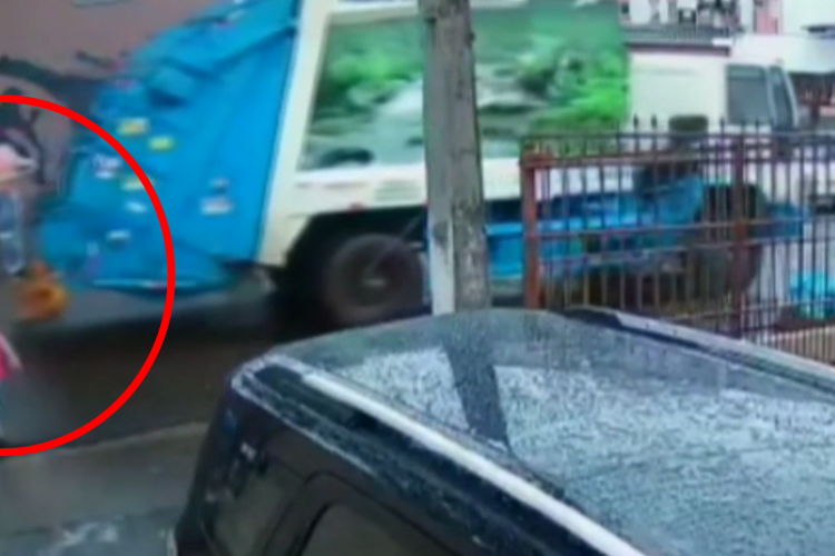 O coletor Kelvin Jonathan percebeu que o carro vinha de encontro ao pequeno Lucas Almeida, de cinco anos, e salvou o menino