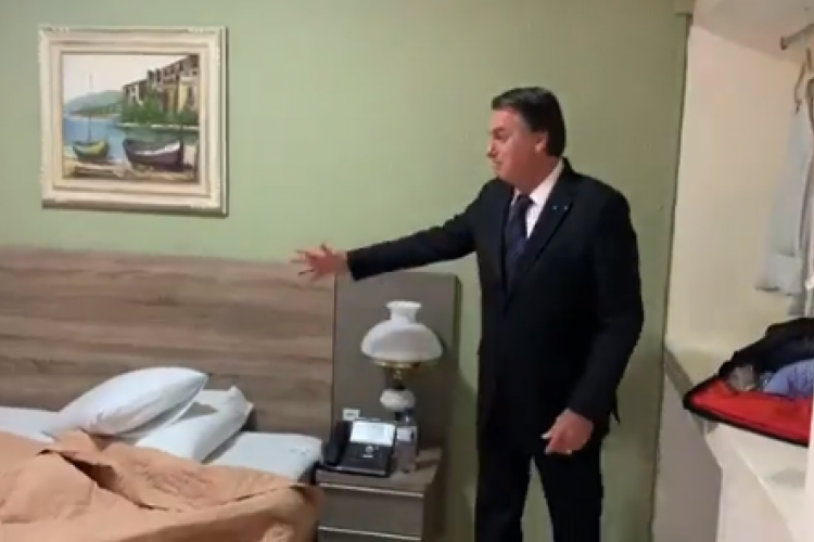 Bolsonaro mostra acomodações