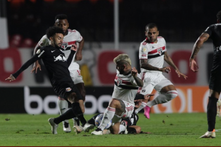 São Paulo joga contra o RB Bragantino hoje, quinta, 03, pelo Campeonato Paulista; veja onde assistir ao vivo ao jogo, horário, provável escalação e últimas notícias. 